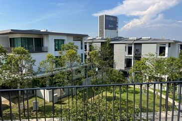 Duta Villa, Setia Alam