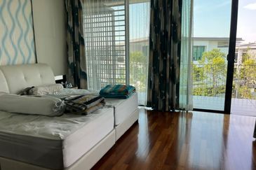 Duta Villa, Setia Alam