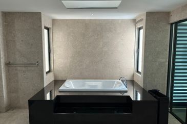 Duta Villa, Setia Alam