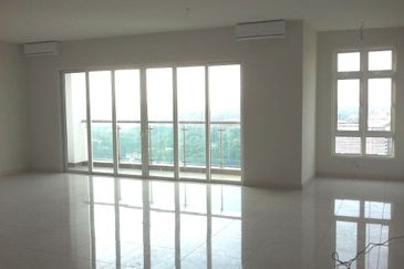 Royal Regent Sri Putramas III