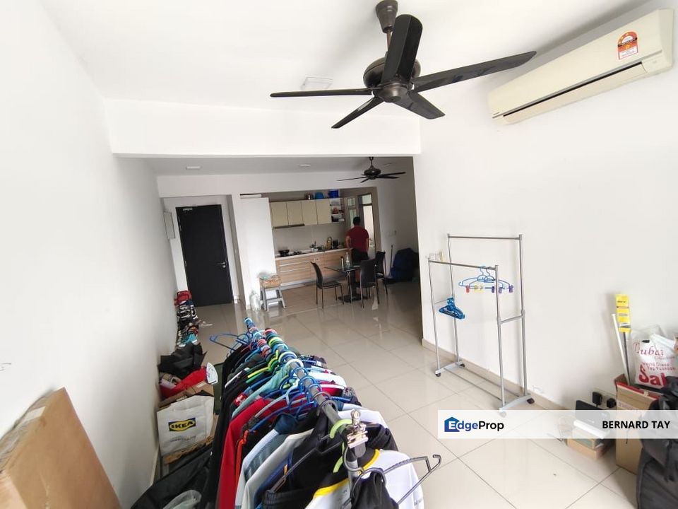 Freehold Apartment 3 Rooms Condo V Residensi 2, Seksyen 22 Shah Alam For Sale, Selangor, Shah Alam