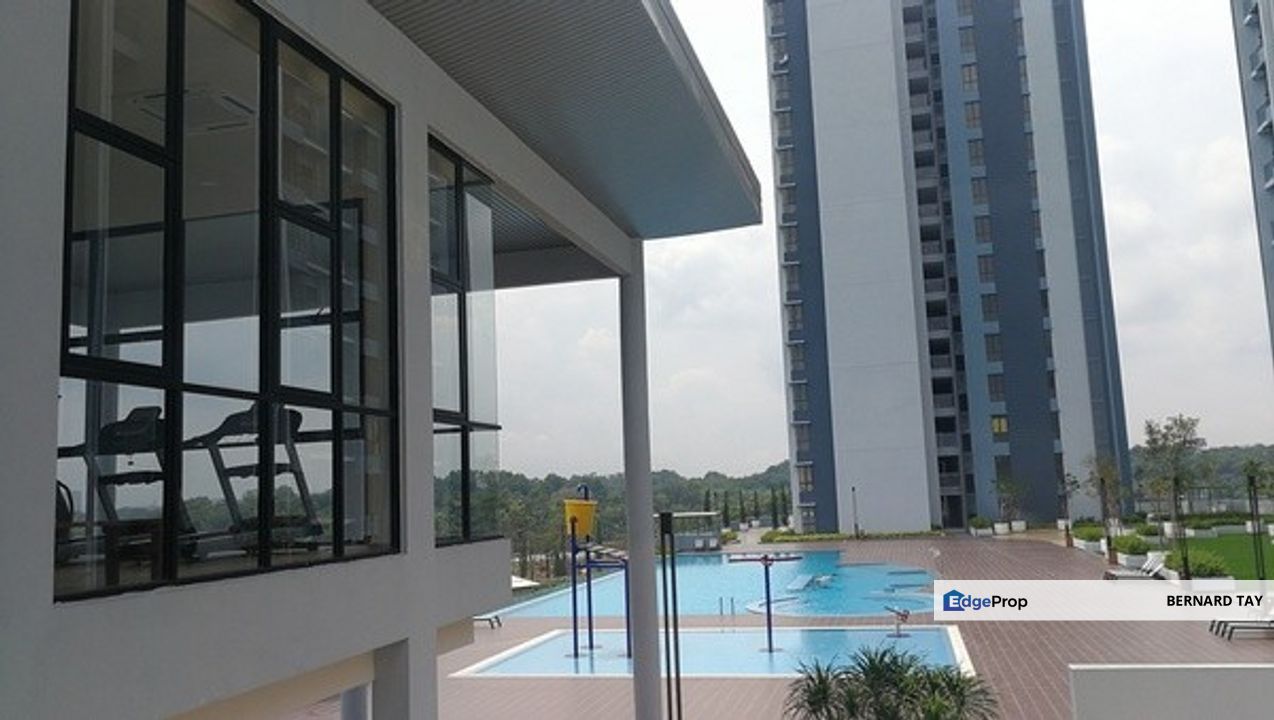 Freehold Apartment 3 Rooms Condo Green Park Residence, Seri Kembangan For Sale, Selangor, Seri Kembangan