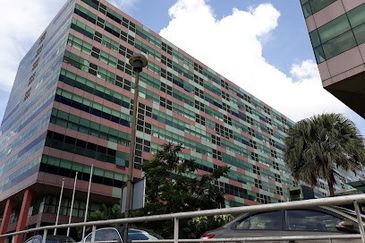 Leisure Commerce Square