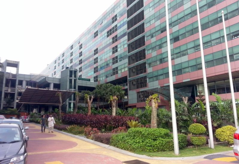 Leisure Commerce Square