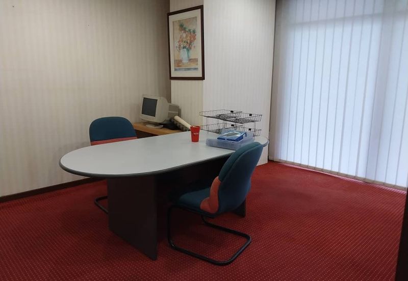 Leisure Commerce Square