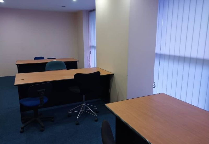 Leisure Commerce Square