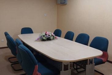 Leisure Commerce Square