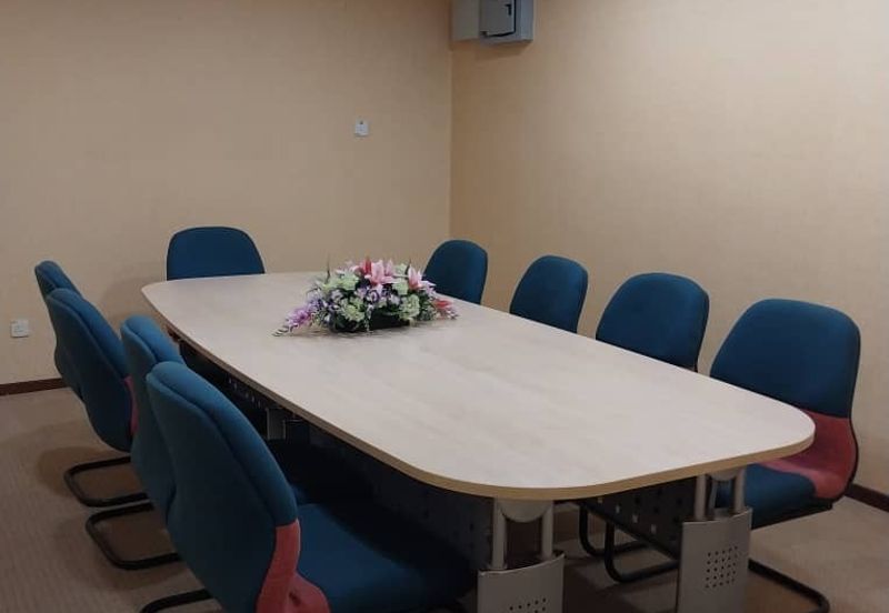 Leisure Commerce Square