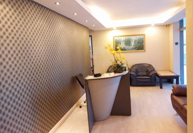 Leisure Commerce Square