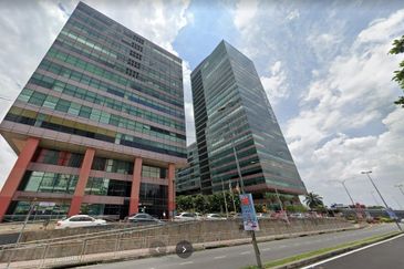 Leisure Commerce Square