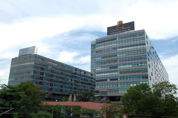 Leisure Commerce Square