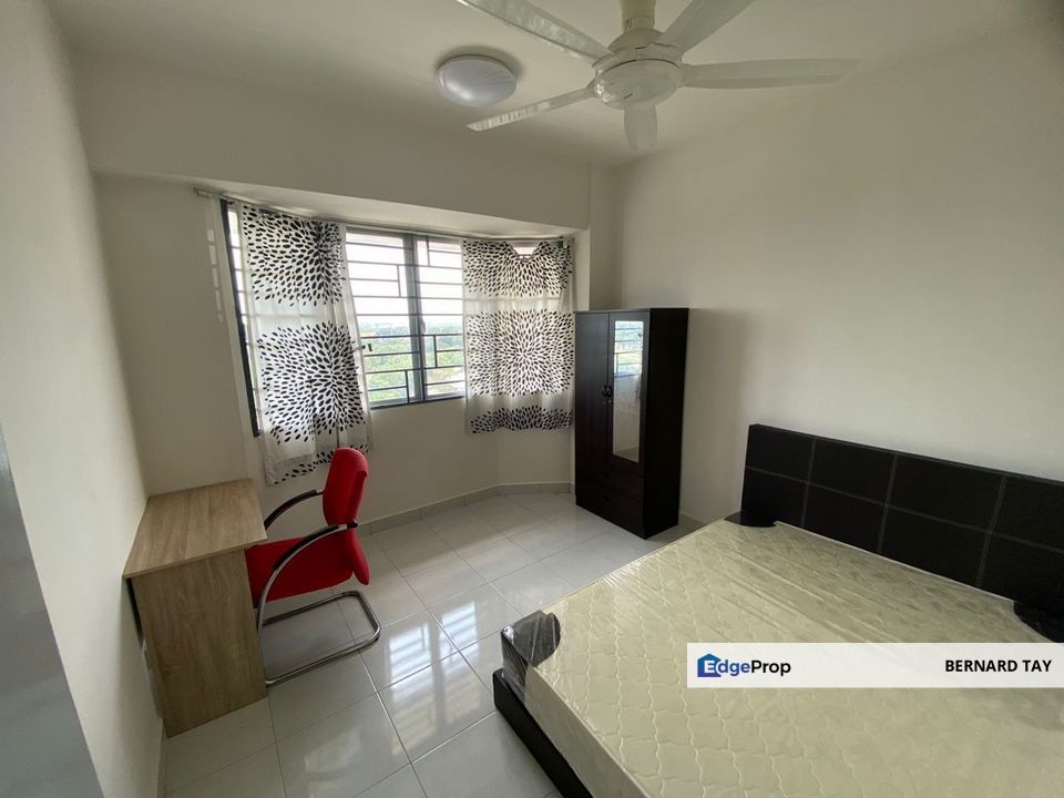 Freehold Apartment 3 rooms Condo Main Place Residence USJ 21 Subang Jaya For Sale, Selangor, USJ