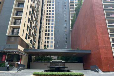 Henna Residence @ The Quartz