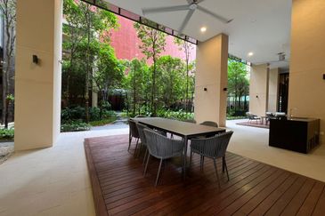 Henna Residence @ The Quartz