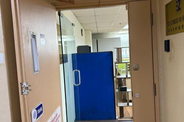 Leisure Commerce Square