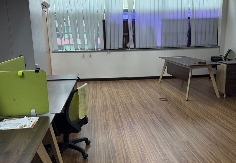 Leisure Commerce Square