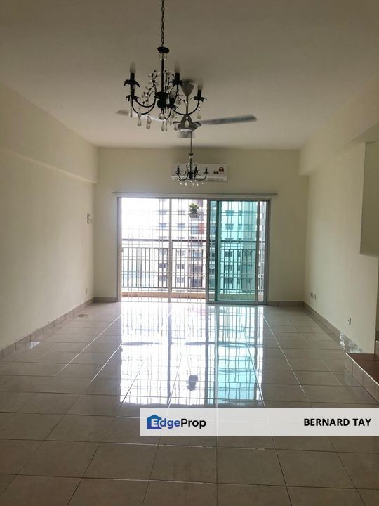 Partially Furnished 3 Rooms Condo LRT Kelana Mahkota SS 7 Kelana Jaya Petaling Jaya For Sale, Selangor, Kelana Jaya