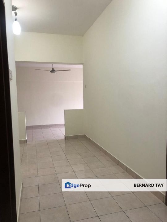 Partially Furnished 3 Rooms Condo LRT Kelana Mahkota SS 7 Kelana Jaya Petaling Jaya For Sale, Selangor, Kelana Jaya