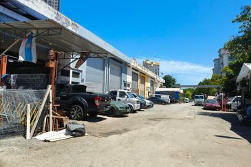 Double Storey Factory Warehouse LRT Bukit OUG Industrial Business Park Bukit Jalil Kuala Lumpur For Rent