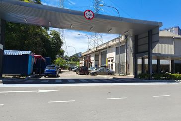 Double Storey Factory Warehouse LRT Bukit OUG Industrial Business Park Bukit Jalil Kuala Lumpur For Rent