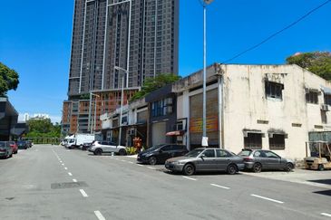 Double Storey Factory Warehouse LRT Bukit OUG Industrial Business Park Bukit Jalil Kuala Lumpur For Rent