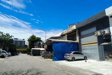 Double Storey Factory Warehouse LRT Bukit OUG Industrial Business Park Bukit Jalil Kuala Lumpur For Rent
