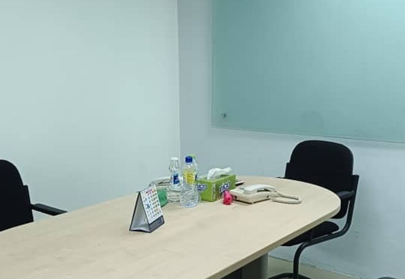 Leisure Commerce Square