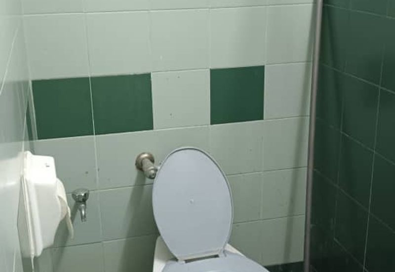 Leisure Commerce Square