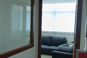 Leisure Commerce Square