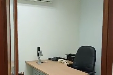 Leisure Commerce Square