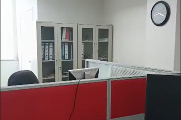 Leisure Commerce Square