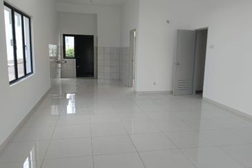 Freehold Double Storey Terrace House Endlot Queensbury Mahkota Hills Bandar Tasik Senangin Lenggeng For Sale