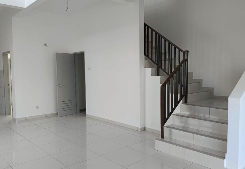 Freehold Double Storey Terrace House Endlot Queensbury Mahkota Hills Bandar Tasik Senangin Lenggeng For Sale