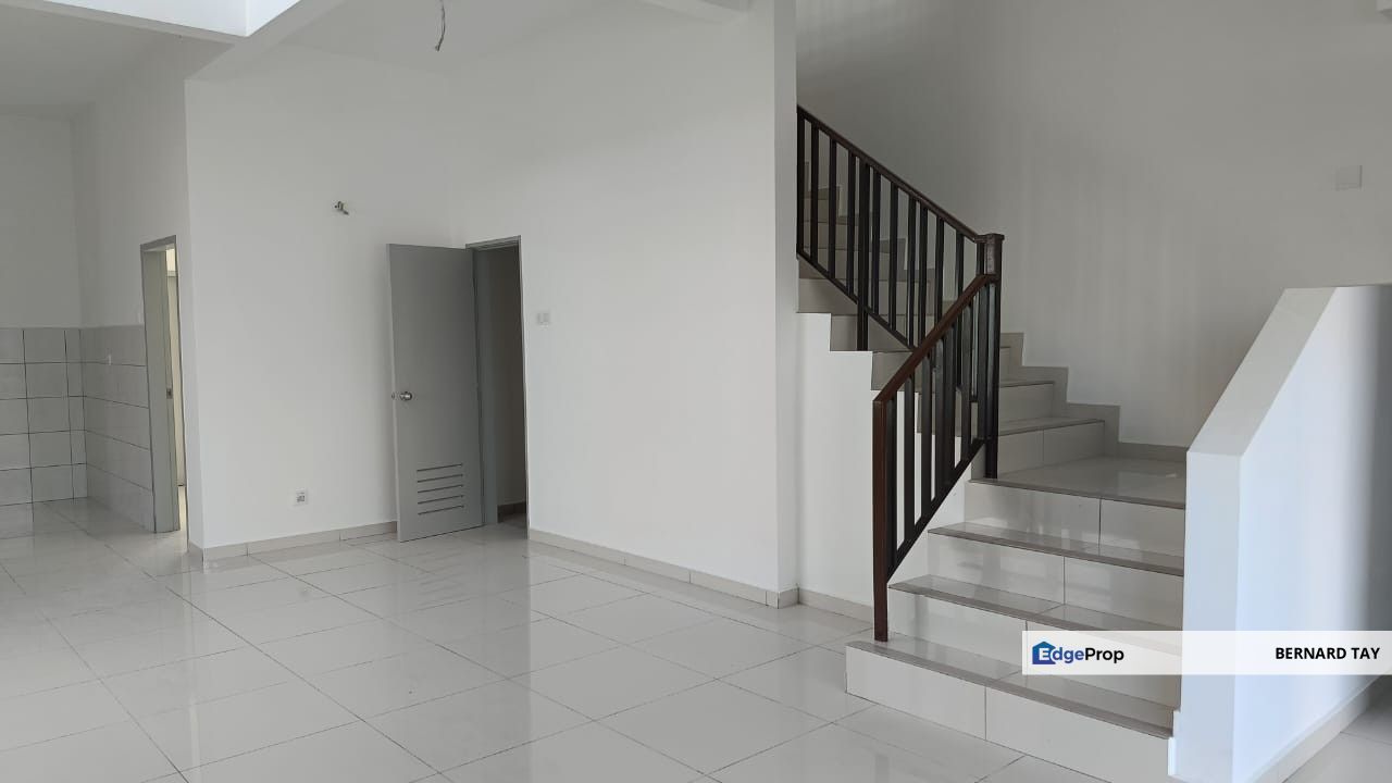 Freehold Double Storey Terrace House Endlot Queensbury Mahkota Hills Bandar Tasik Senangin Lenggeng For Sale, Negeri Sembilan, Lenggeng