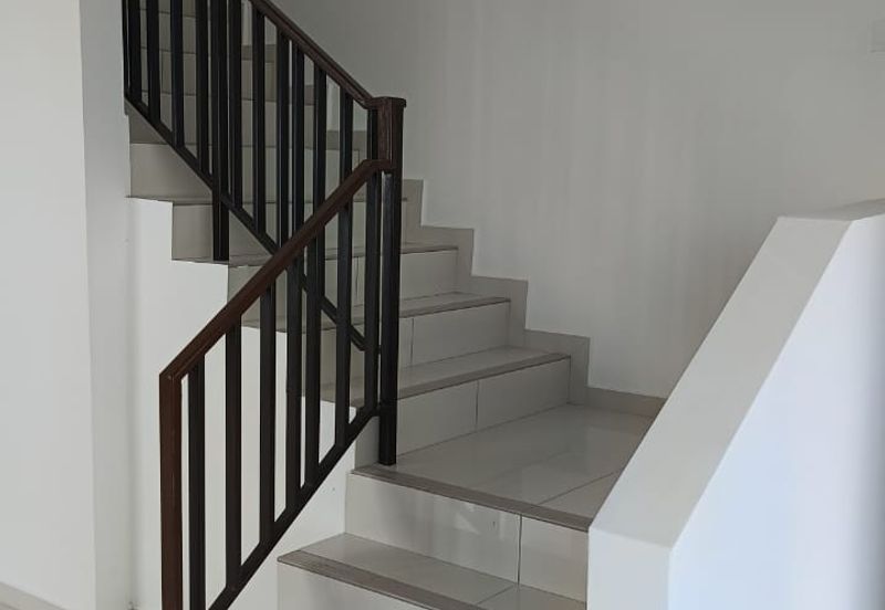 Freehold Double Storey Terrace House Endlot Queensbury Mahkota Hills Bandar Tasik Senangin Lenggeng For Sale