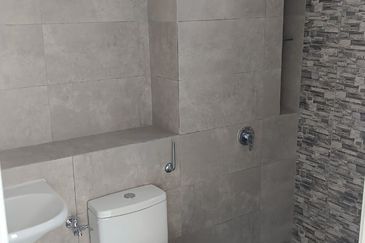 Freehold Double Storey Terrace House Endlot Queensbury Mahkota Hills Bandar Tasik Senangin Lenggeng For Sale