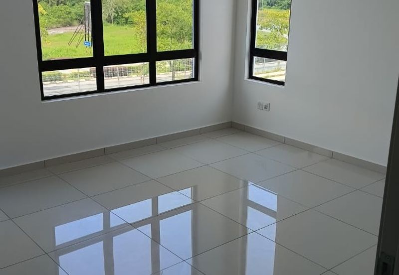 Freehold Double Storey Terrace House Endlot Queensbury Mahkota Hills Bandar Tasik Senangin Lenggeng For Sale