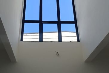 Freehold Double Storey Terrace House Endlot Queensbury Mahkota Hills Bandar Tasik Senangin Lenggeng For Sale