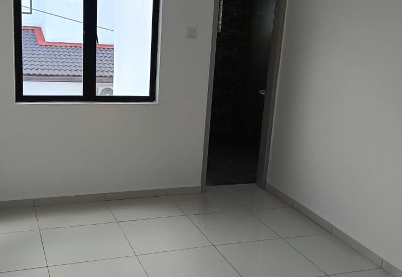 Freehold Double Storey Terrace House Endlot Queensbury Mahkota Hills Bandar Tasik Senangin Lenggeng For Sale