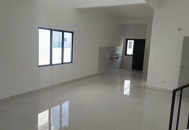 Freehold Double Storey Terrace House Endlot Queensbury Mahkota Hills Bandar Tasik Senangin Lenggeng For Sale