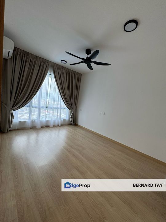 Partially Furnished 3 Rooms Condo Aradia Residence Lake City KL North For Sale, Selangor, Batu Caves 