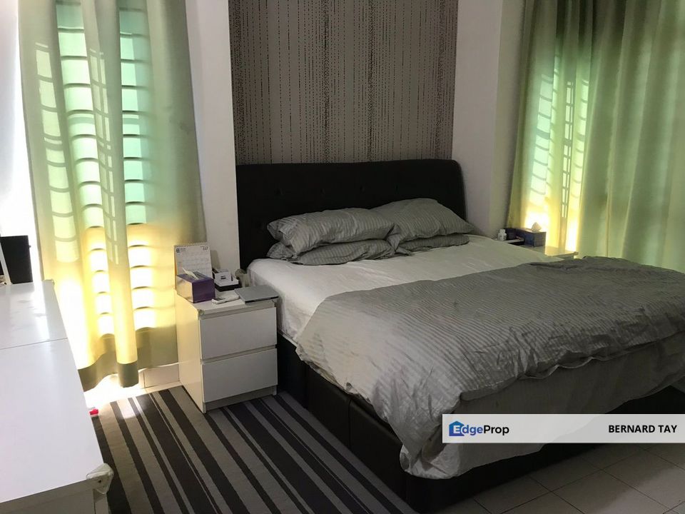 Freehold 4 Room Condo LRT La Vista Condominiums Bandar Puchong Jaya For Sale, Selangor, Puchong
