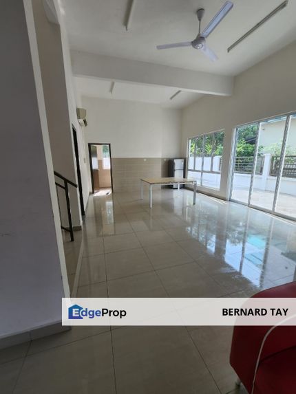 Partially Furnished 2.5 Storey Semi D Regency Parc Rawang For Rent, Selangor, Rawang