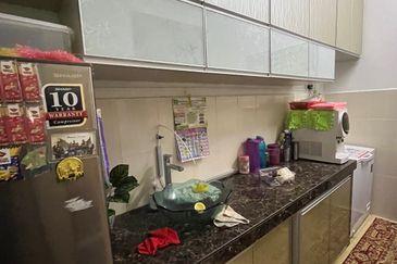 Freehold Renovated Double Storey Terrace House Taman Puncak Saujana Kajang For Sale