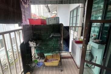 Freehold Renovated Double Storey Terrace House Taman Puncak Saujana Kajang For Sale