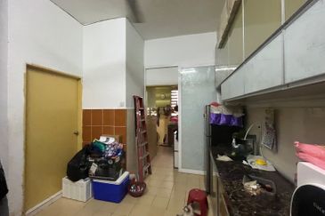 Freehold Renovated Double Storey Terrace House Taman Puncak Saujana Kajang For Sale