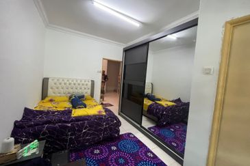 Freehold Renovated Double Storey Terrace House Taman Puncak Saujana Kajang For Sale