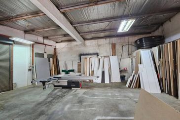 Freehold Corner Lot Single Storey Shop Factory Warehouse Taman Jaya Semenyih For Sale