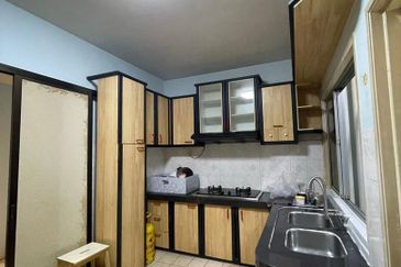 Freehold Renovated 3 Rooms Condo MRT Sri Intan 2 Jalan Ipoh Kuala Lumpur For Sale