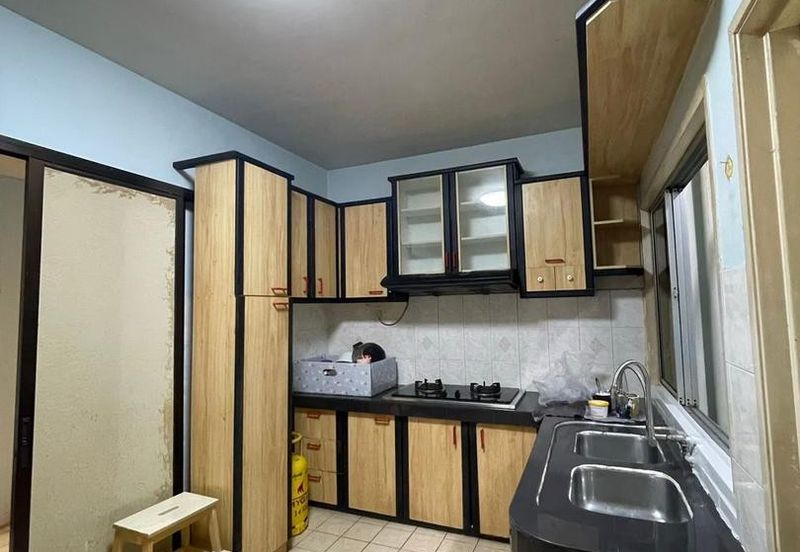 Freehold Renovated 3 Rooms Condo MRT Sri Intan 2 Jalan Ipoh Kuala Lumpur For Sale